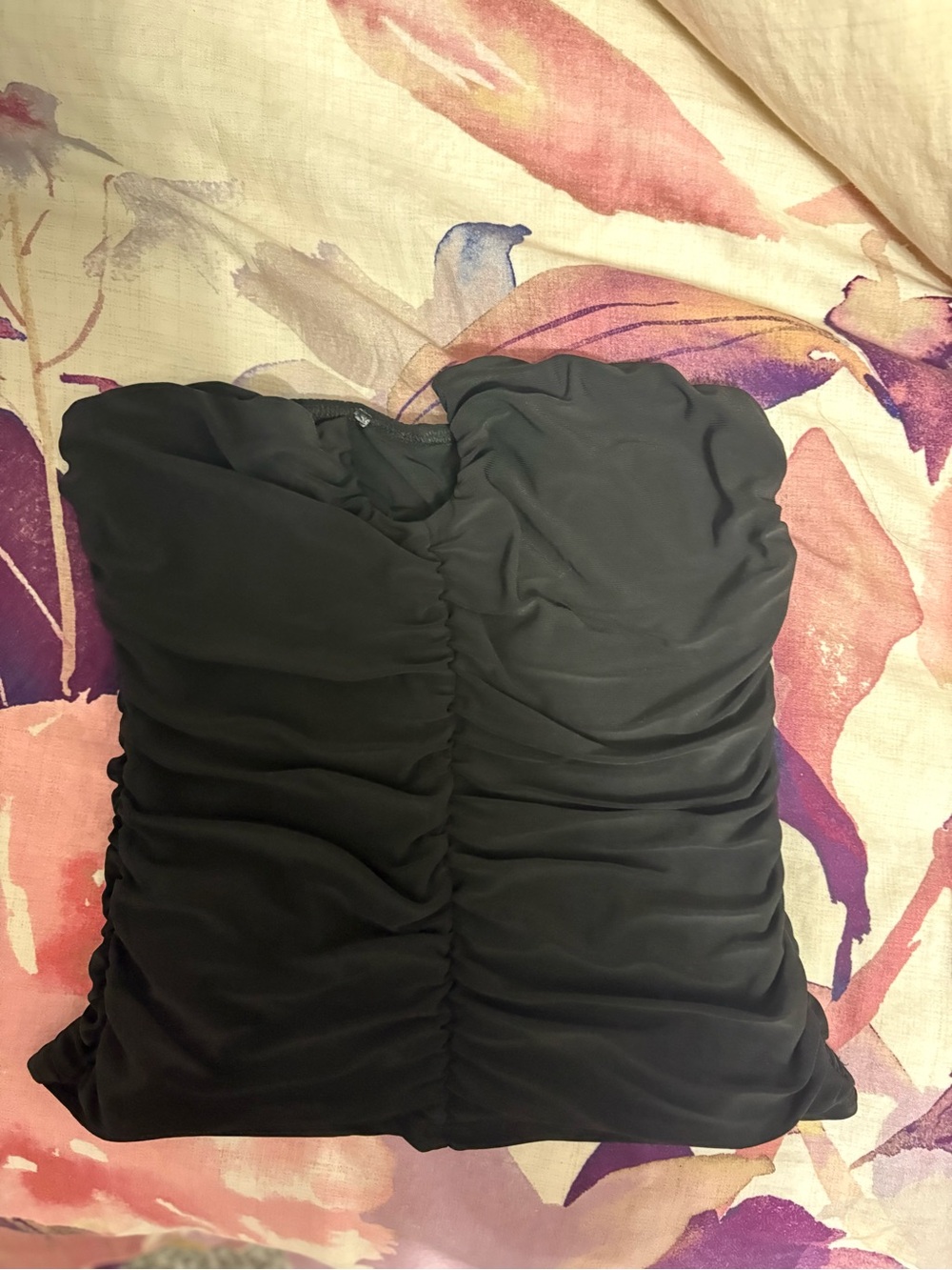 Urban Outfitters Black Strapless Ruched Tube Top- in black